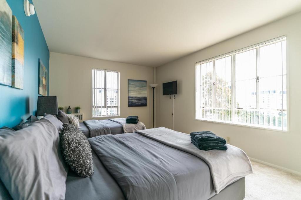 Spacious Charming With Great Views Near The Grove Appartement *