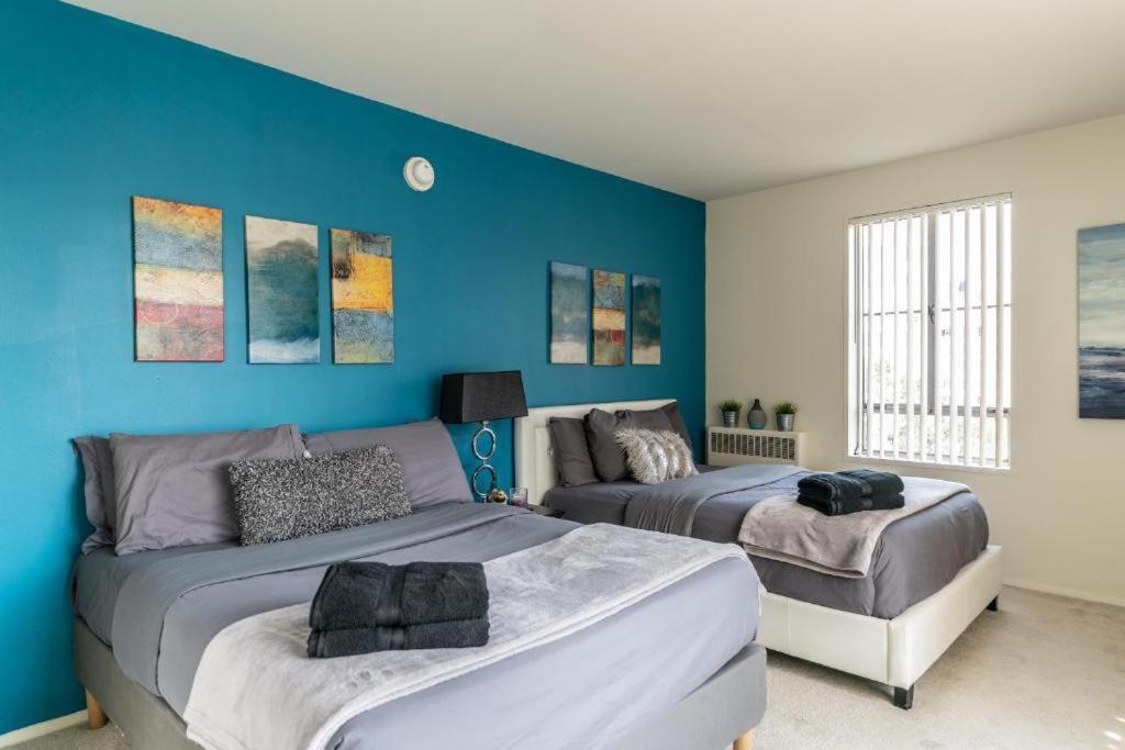Spacious Charming With Great Views Near The Grove Appartement